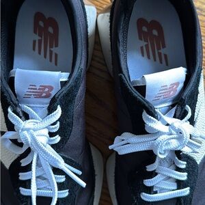 New Balance 327